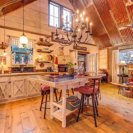 Pet-Friendly Wimberley Cabin With Fire Pit And Hot Tub Bagian luar foto