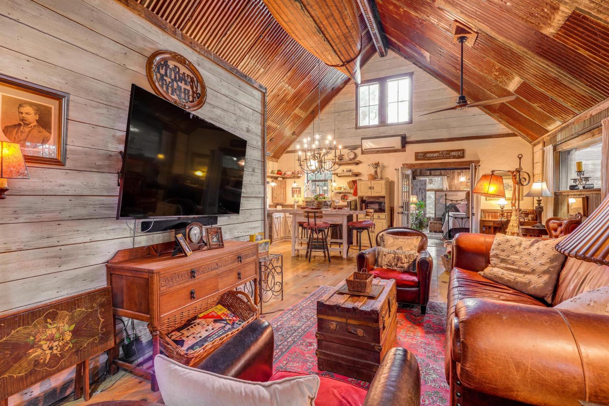Pet-Friendly Wimberley Cabin With Fire Pit And Hot Tub Bagian luar foto