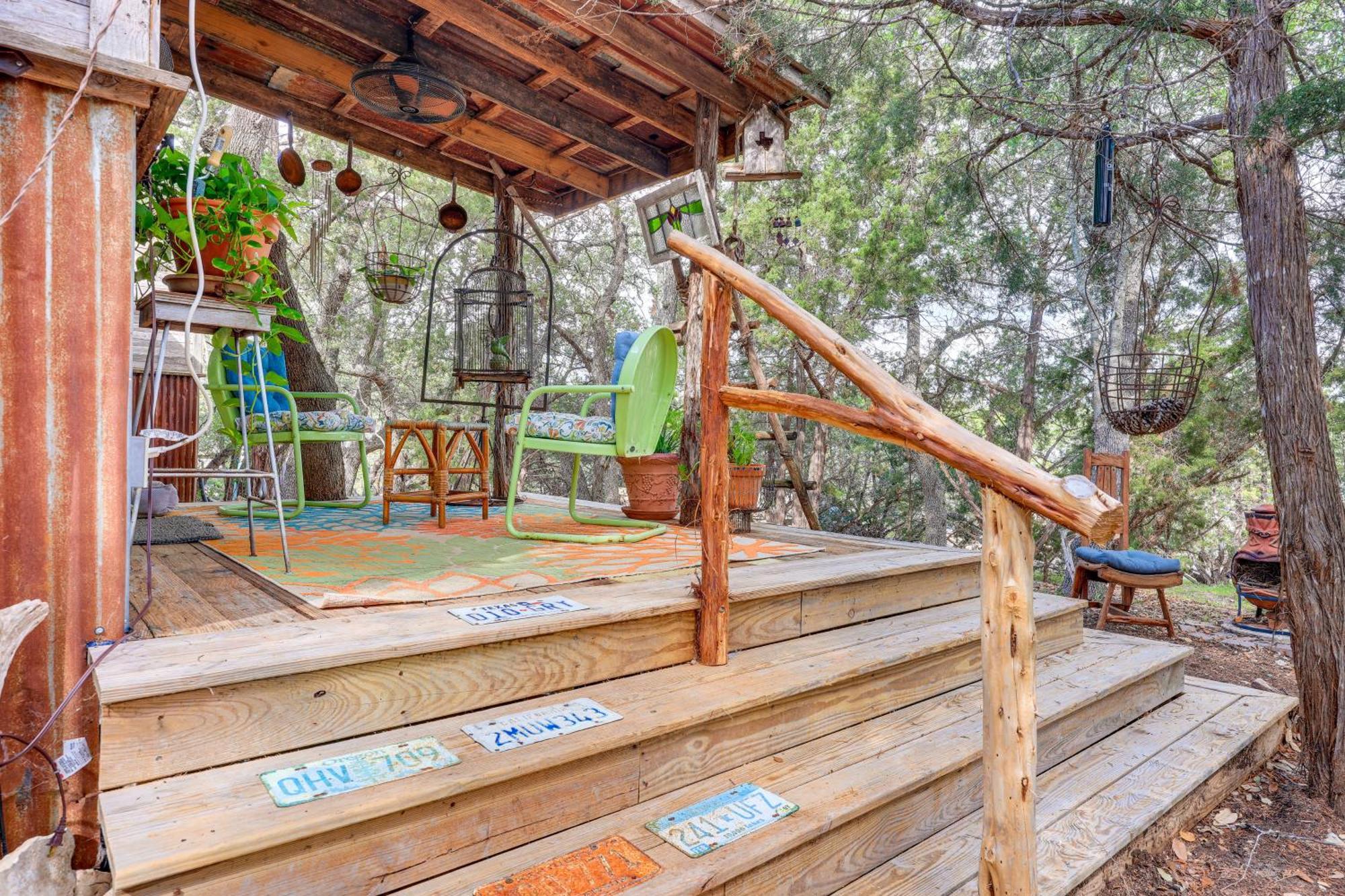 Pet-Friendly Wimberley Cabin With Fire Pit And Hot Tub Bagian luar foto
